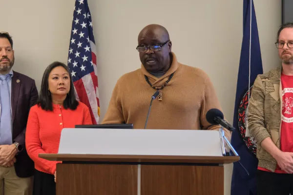 Harlie White AFSCME Local 3001 speaks at press conference 